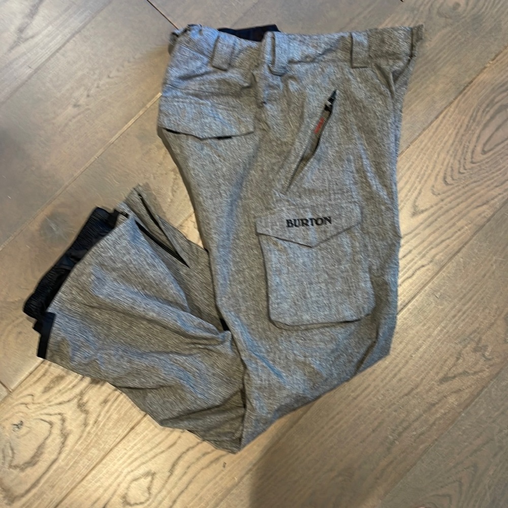 Grey men’s size medium Burton Covert snowboard pants